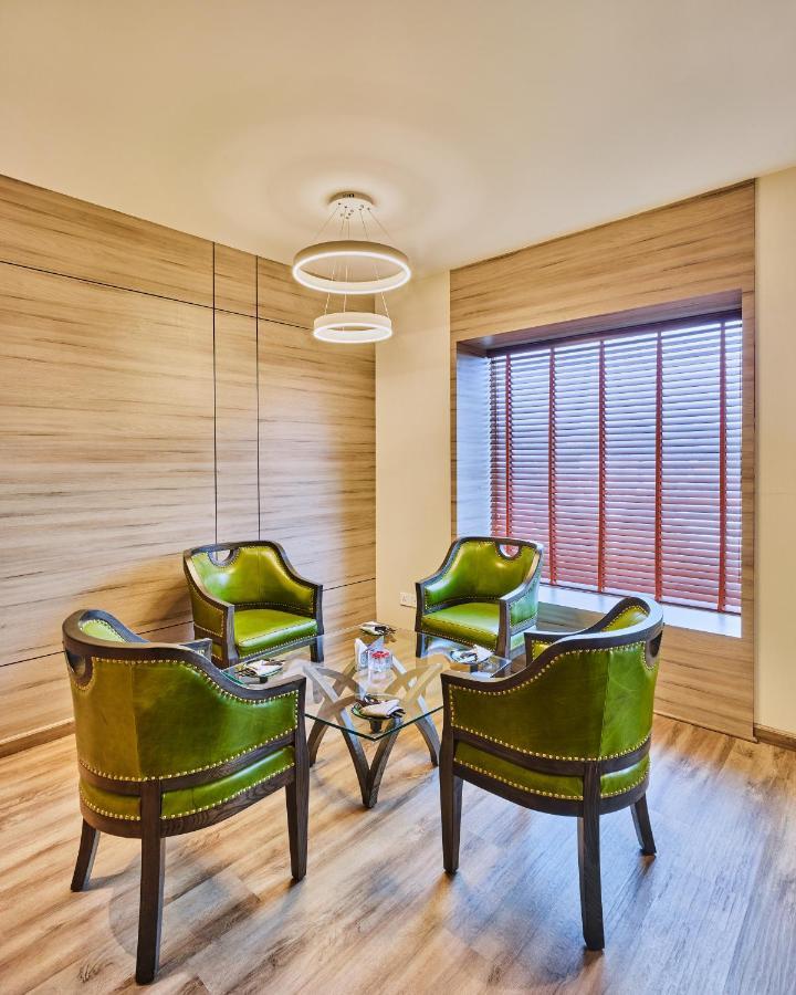 Hycinth Hotels Thiruvananthapuram Dış mekan fotoğraf