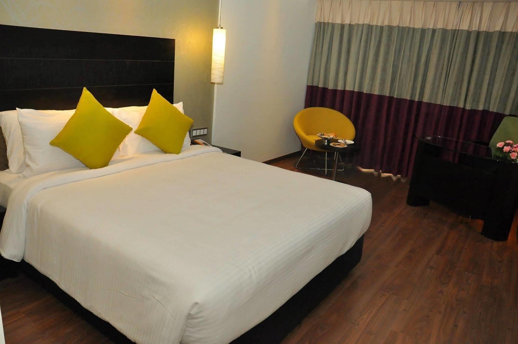 Hycinth Hotels Thiruvananthapuram Dış mekan fotoğraf
