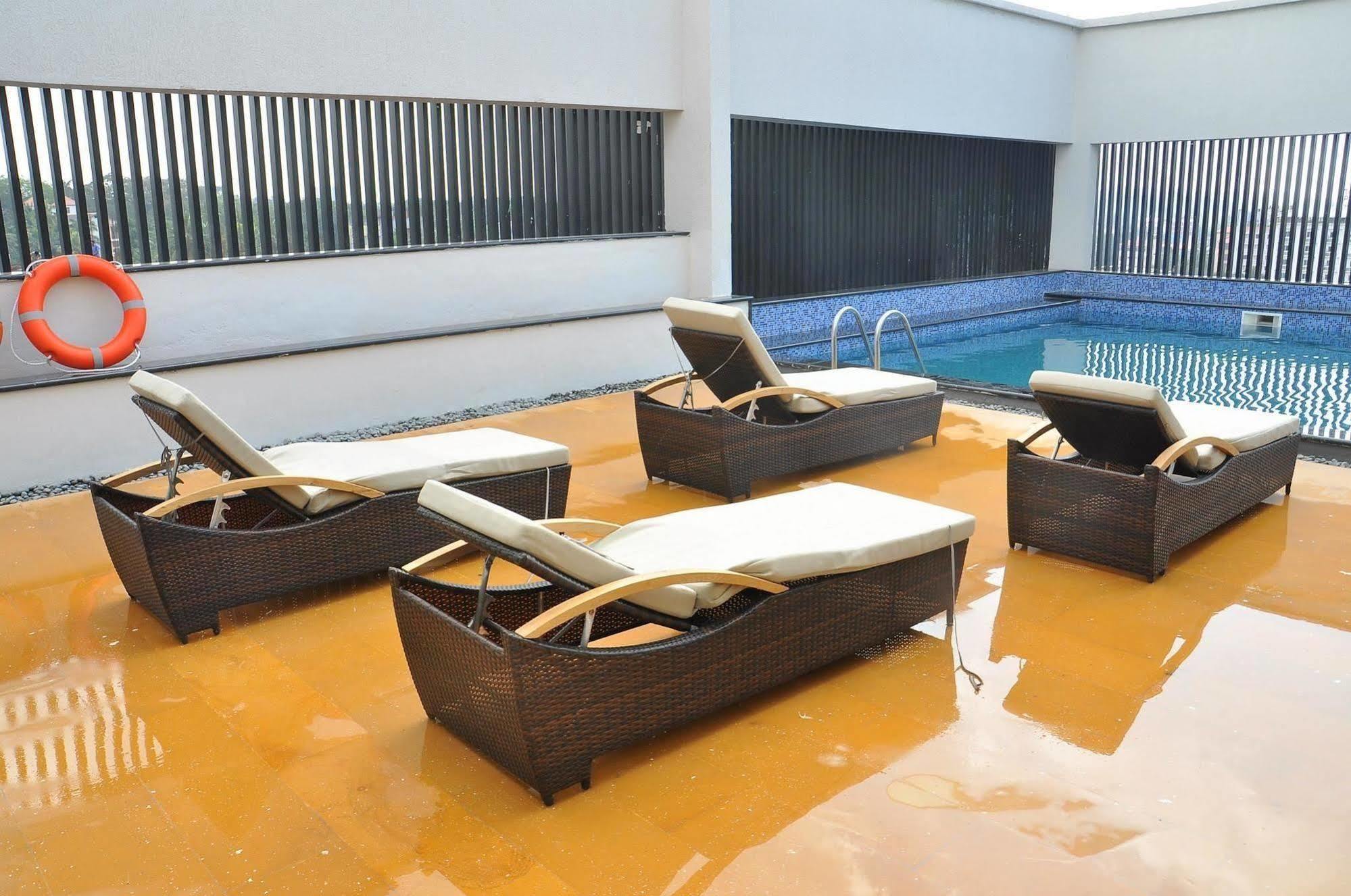 Hycinth Hotels Thiruvananthapuram Dış mekan fotoğraf